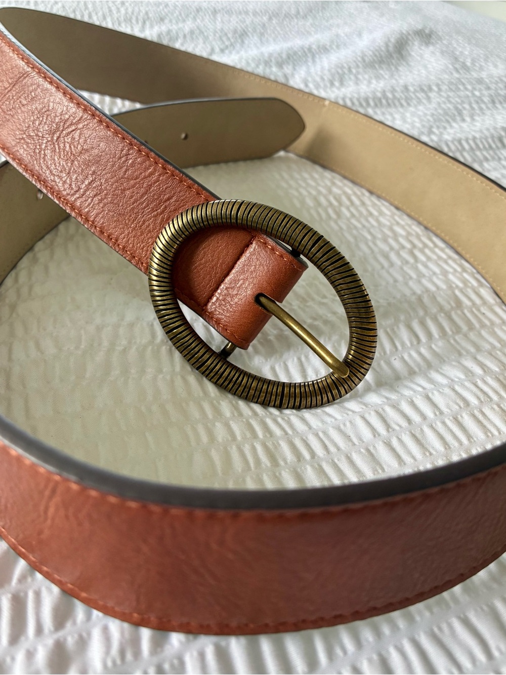 Leather Oval-Buckle Belt — Tan Brown